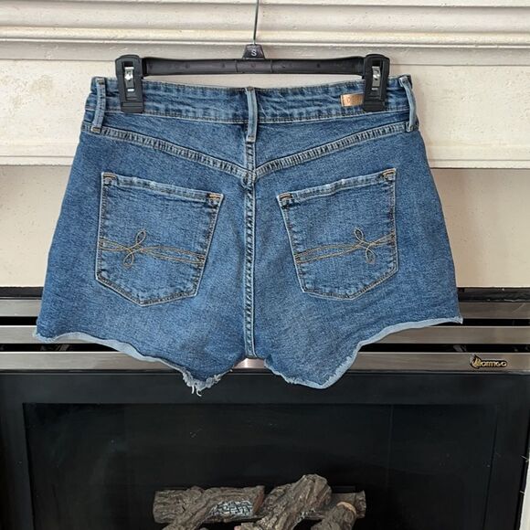 Denizen From Levis High-Rise Jean Shorts Size 6 - Picture 3 of 9